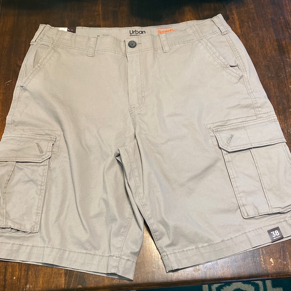 NWT Mens Urban Pipeline cargo shorts hits at knee size 38 super flex